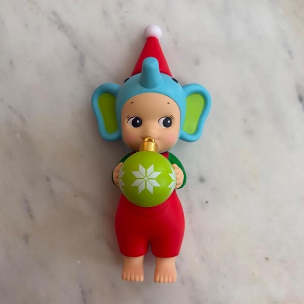Sonny Angel Santa’s Little Helper: Elephant